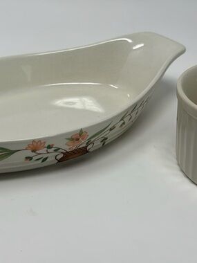 Two-piece vintage Countryside Stoneware Set